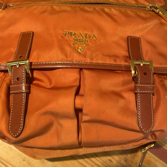 ๐ FABULOUS AUTHENTIC PRADA NYLON CROSSBODY BAGโผ๏ธ - Picture 8 of 17